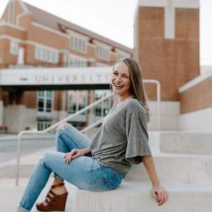 Meet your Posher, Olivia